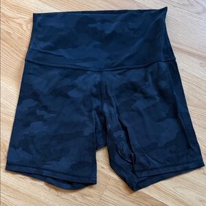 Lululemon Black Gray Camouflage Women's Shorts Bike Athletic Size 6